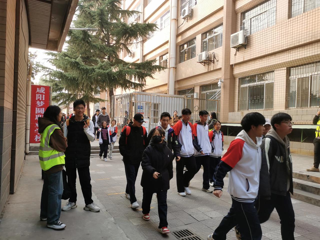 咸阳梦圆职业学校
护学岗