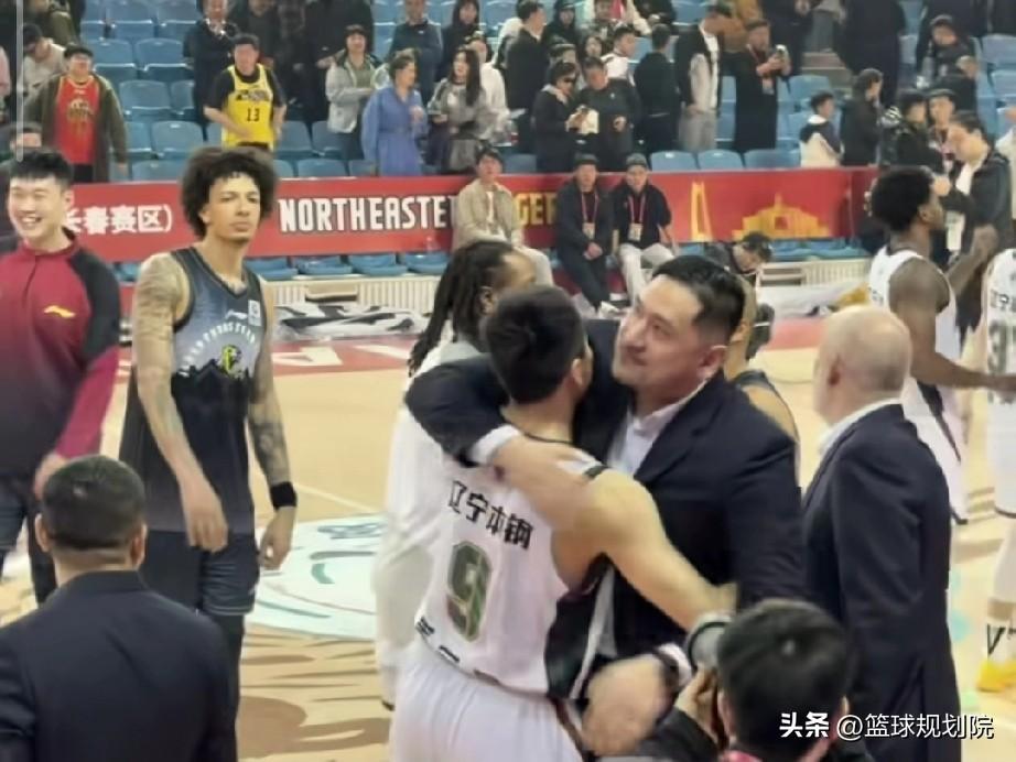效力7个赛季后离开，怎么会不舍呢？

在东北德比辽宁对阵吉林比赛赛前，吉林男篮特