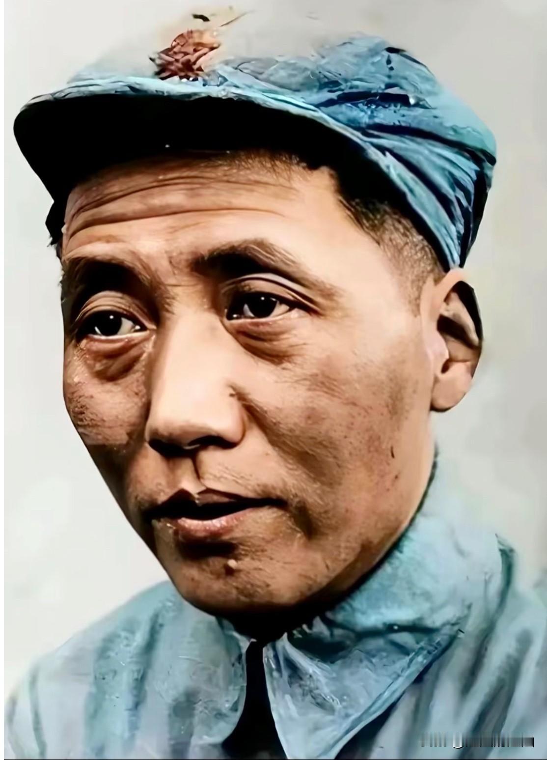 这张照片，越看越震撼！

1936年的陕北保安，斯诺给毛主席拍下这张经典照。
那