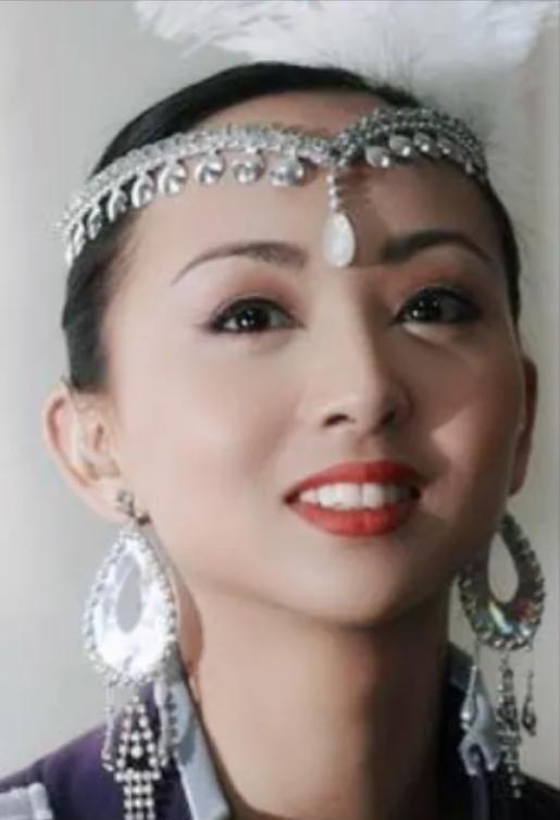 当年，马来西亚富商追求邰丽华8年，却被狠狠拒绝，对方哀求：“请你给我个理由？”邰