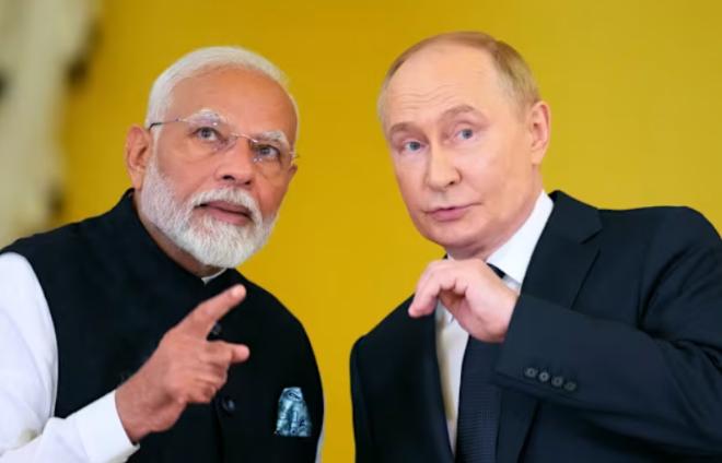普京公开“拥抱”印度，达成一项前所未有的重大协议，两国传递出来的信号很可能会让美
