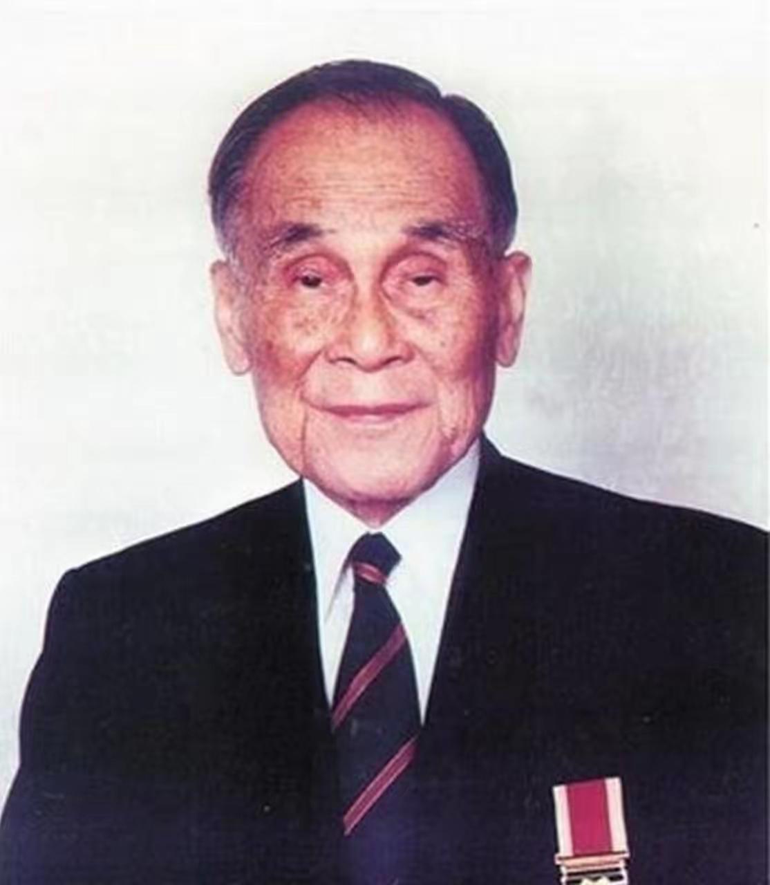 2007年，96岁的亿万富翁庄世平，因心脏病突发离世。然而，让所有人为之震惊的是