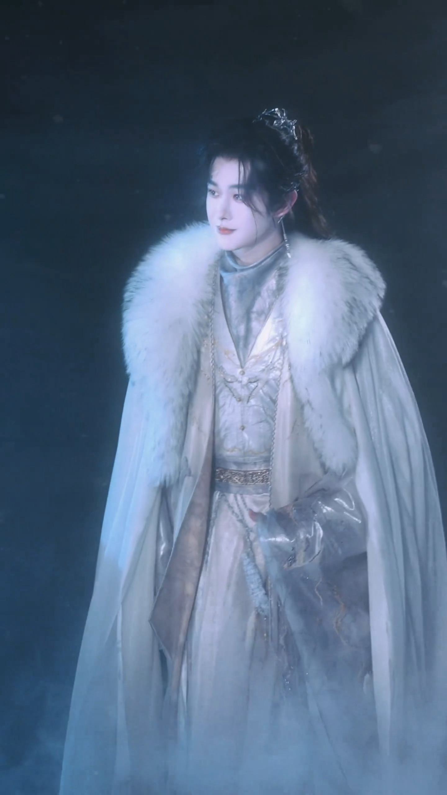 田嘉瑞《魂判九川》官博发布新物料新皮肤和BGM氛围感好搭云九川大事很妙，就这个男