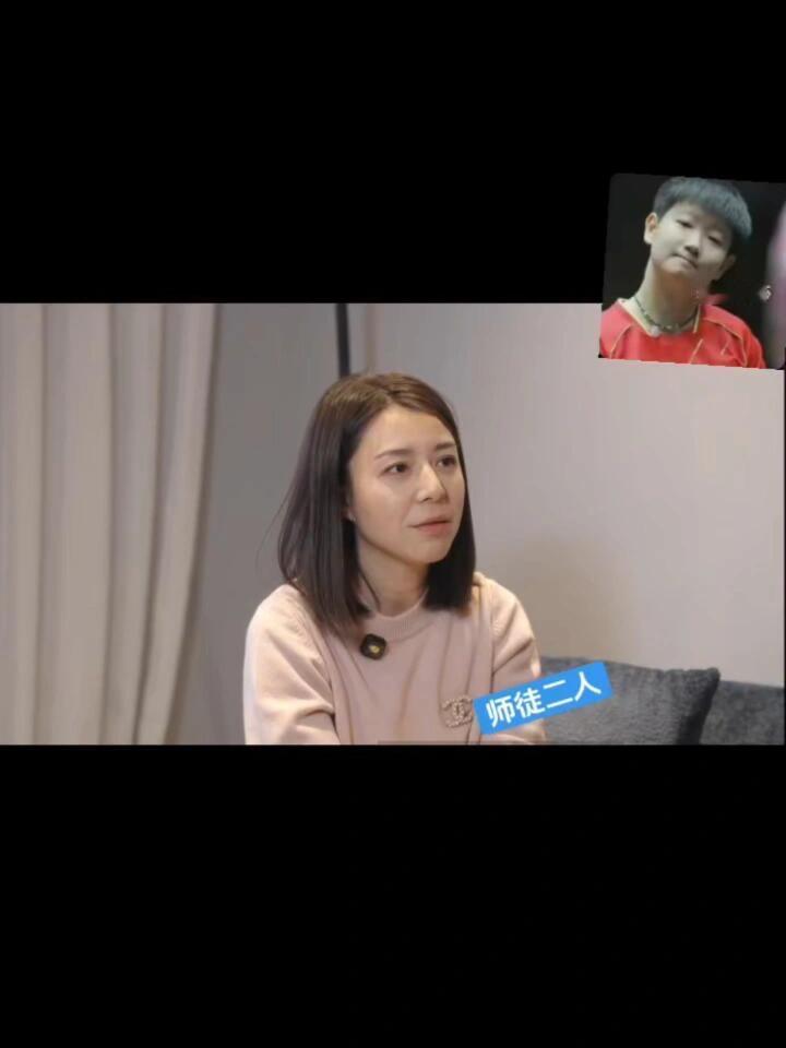 邱贻可家属来了，师娘接受采访，爱情就是让人羡慕，幸福的一家子！
师娘谈起来与co