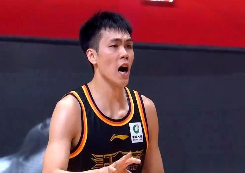 我跟你说，今晚这球赛，比电影还精彩。
江苏队亲手选的探花秀，转头就代表上海队，把