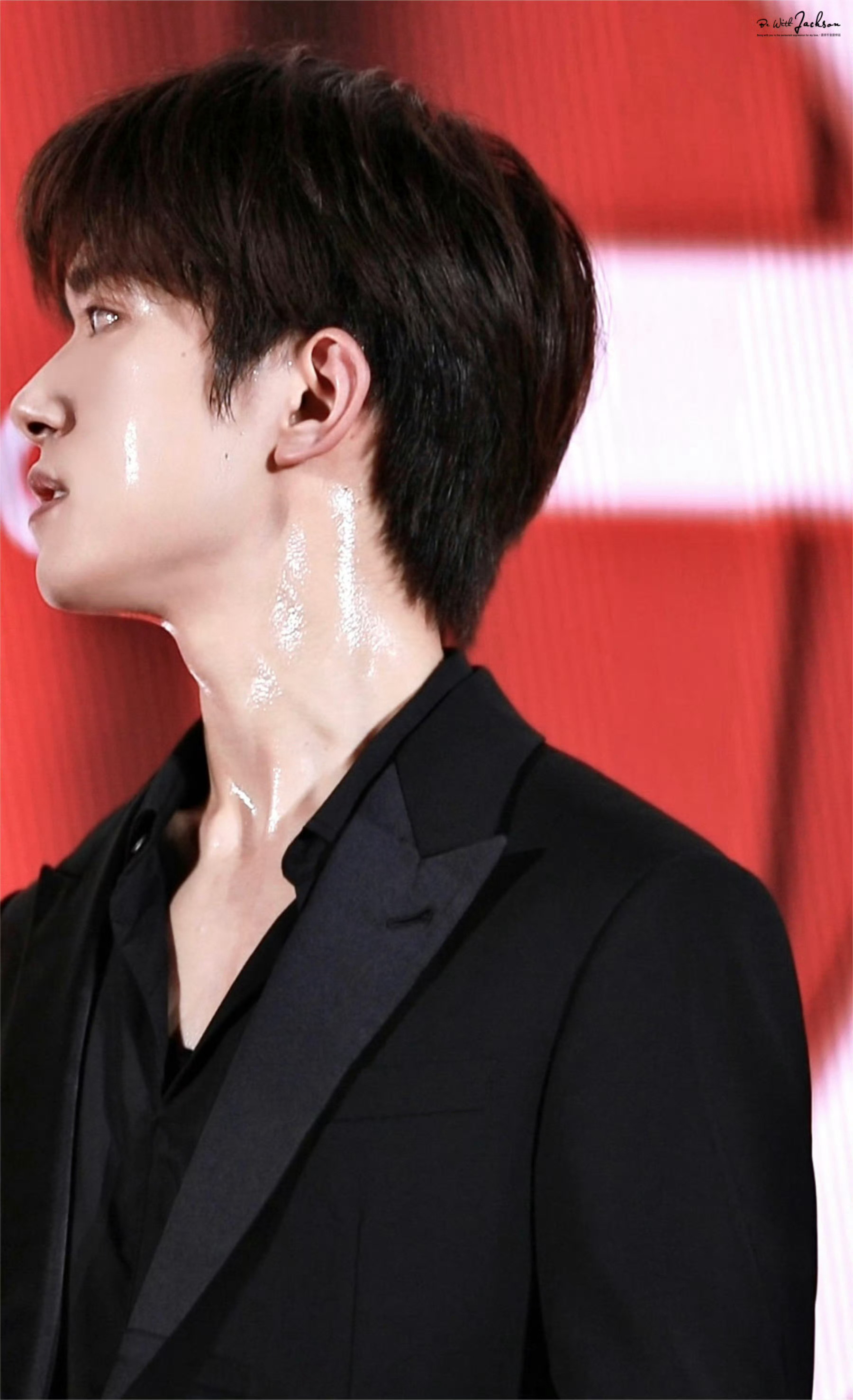 嘉裹我儿热的四字 易烊千玺 yyqx 四字弟弟易烊千玺电影蛮荒禁地