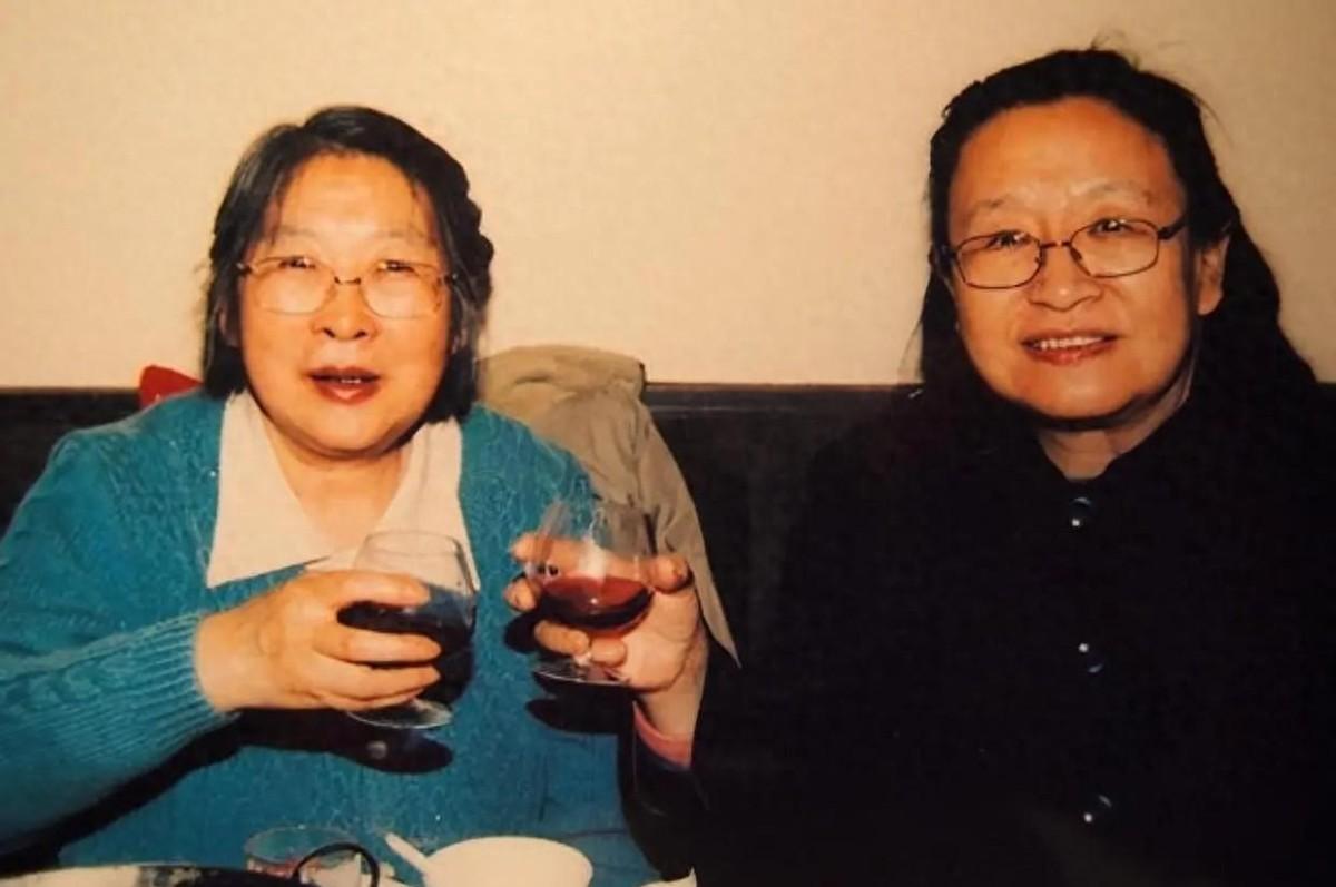 网络传言李敏与李讷不和，李讷霸气回应：我和李敏关系很好，这种说法毫无根据！

1