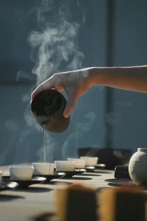 “我什么都没有忘，但是有些事只适合收藏，不能说，也不能想，却又不能忘。”——史铁