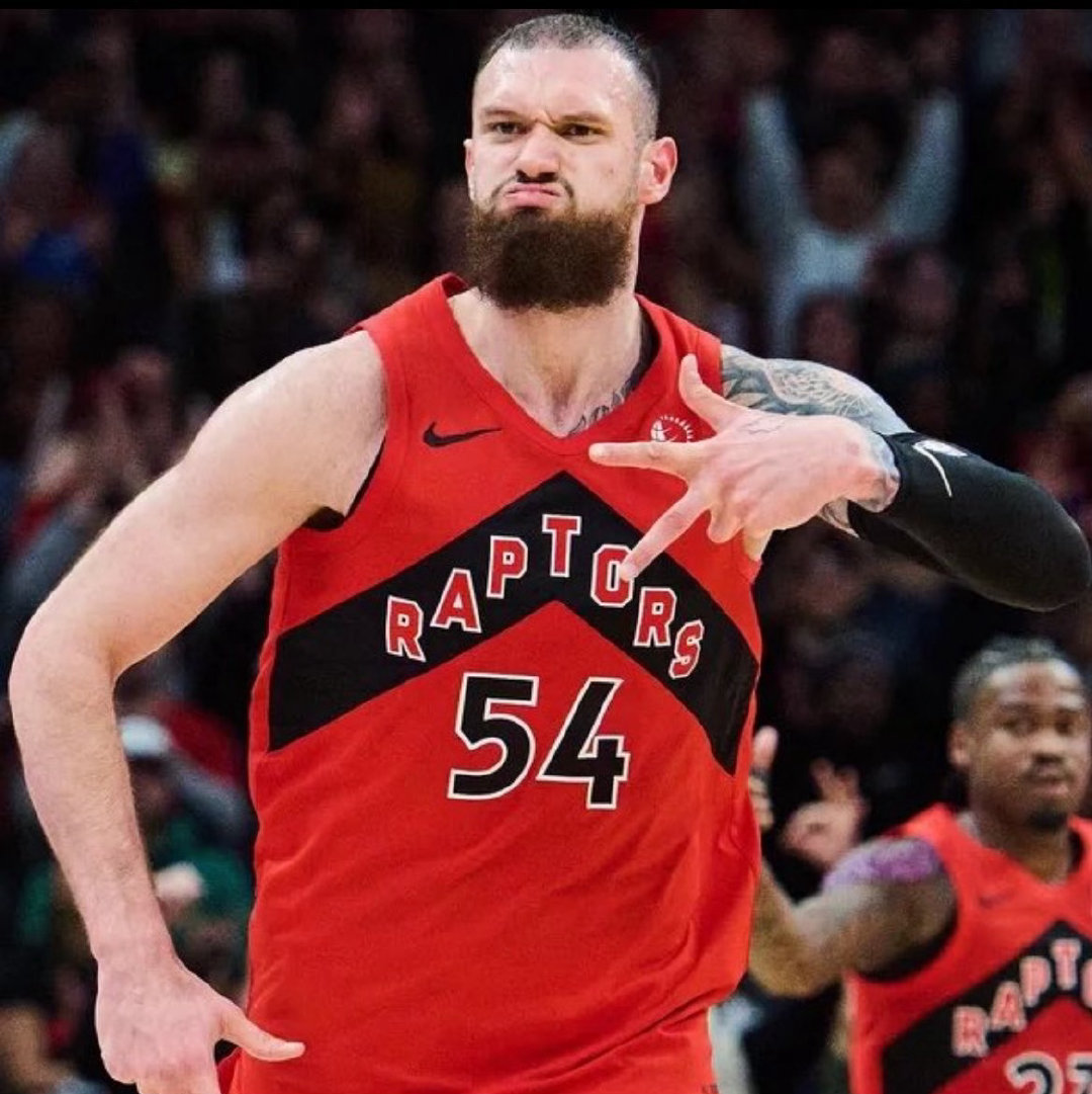 文霍斯特：湖人可能在NBA市场上用马穆凯拉什维利替换八村塁！但可能谁也得不到，因