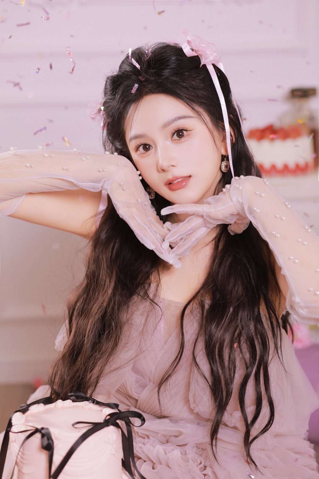 马秋元：可盐可甜的大眼萌妹，粉色的生日穿搭，内娱又上新一甜妹 ​​​