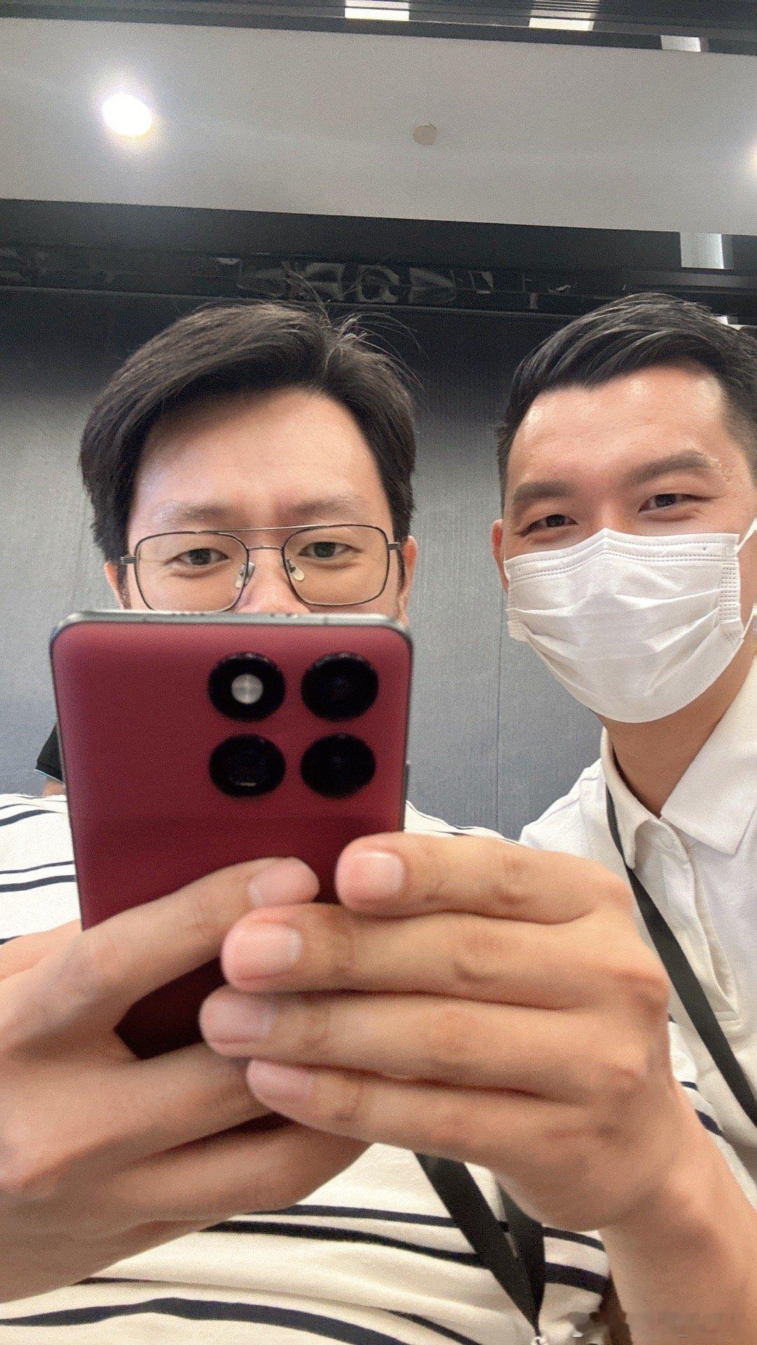 已经用上二代蔚来手机了全新NIO Phone，质感真的好！#蔚来二代手机零预装零