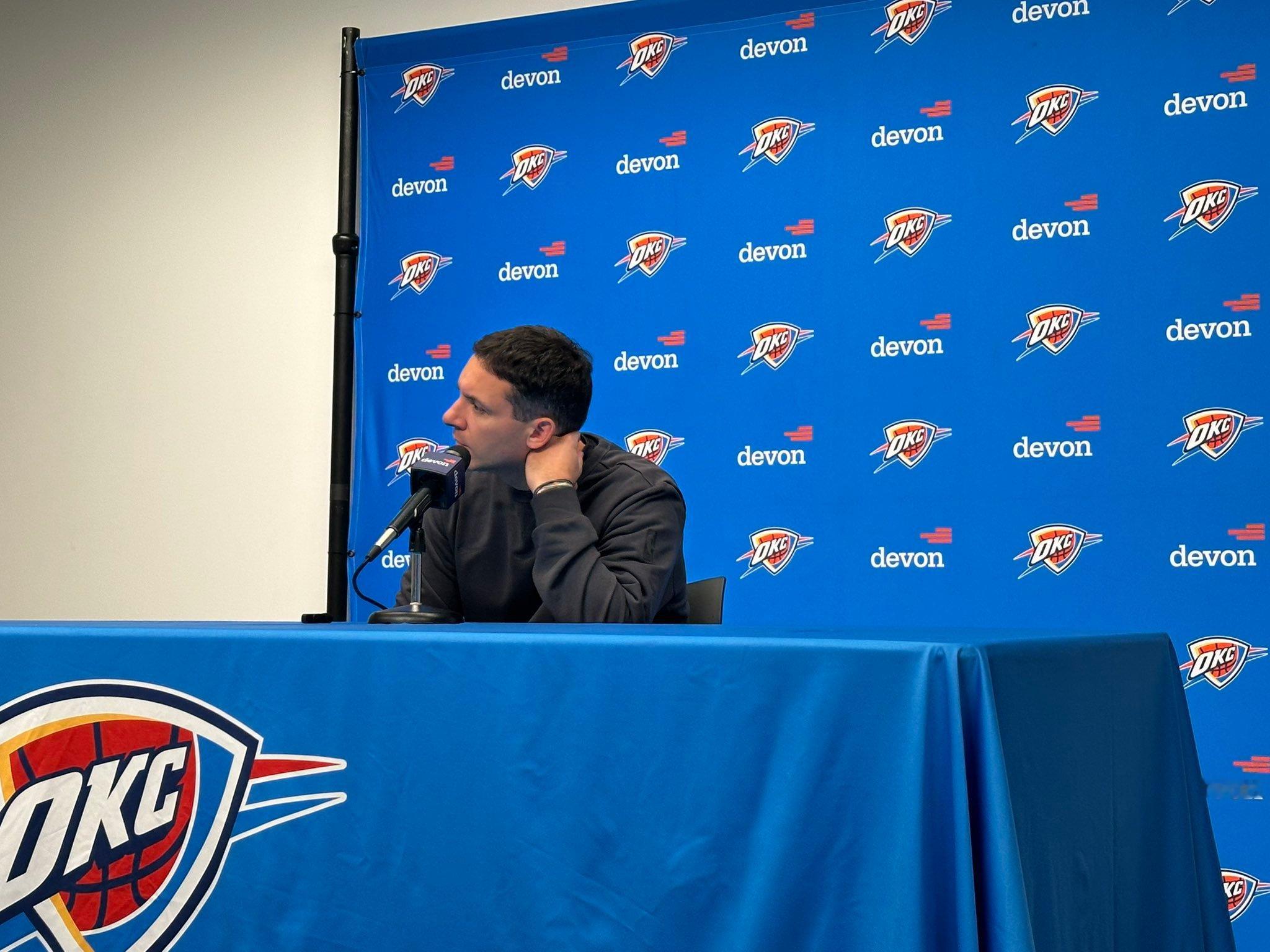 对于亚历山大高效砍下30+这件事，马戴表示：“他如今做什么我都不会感到惊讶了。”