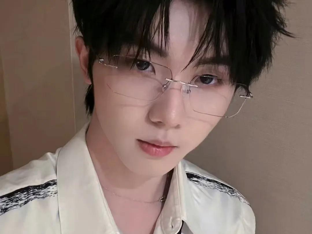 王子奇对人妻赛道言论作出回应，表示深感震惊与不解。他强调，应尊重每一位女性，维护