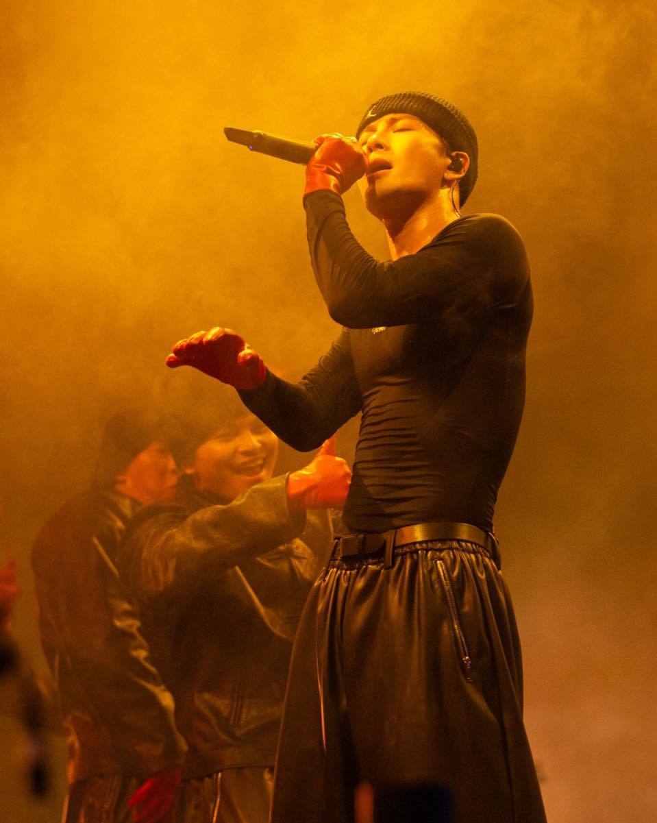 王嘉尔希望你们对自己好一点王嘉尔演唱会结束后发文：“感谢你们❤️I will b