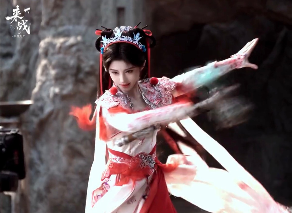 来战祝阿黛鞠婧祎生日快乐 被《来战》的庆生操作暖到了！镜头里的鞠婧祎又美又飒，阿