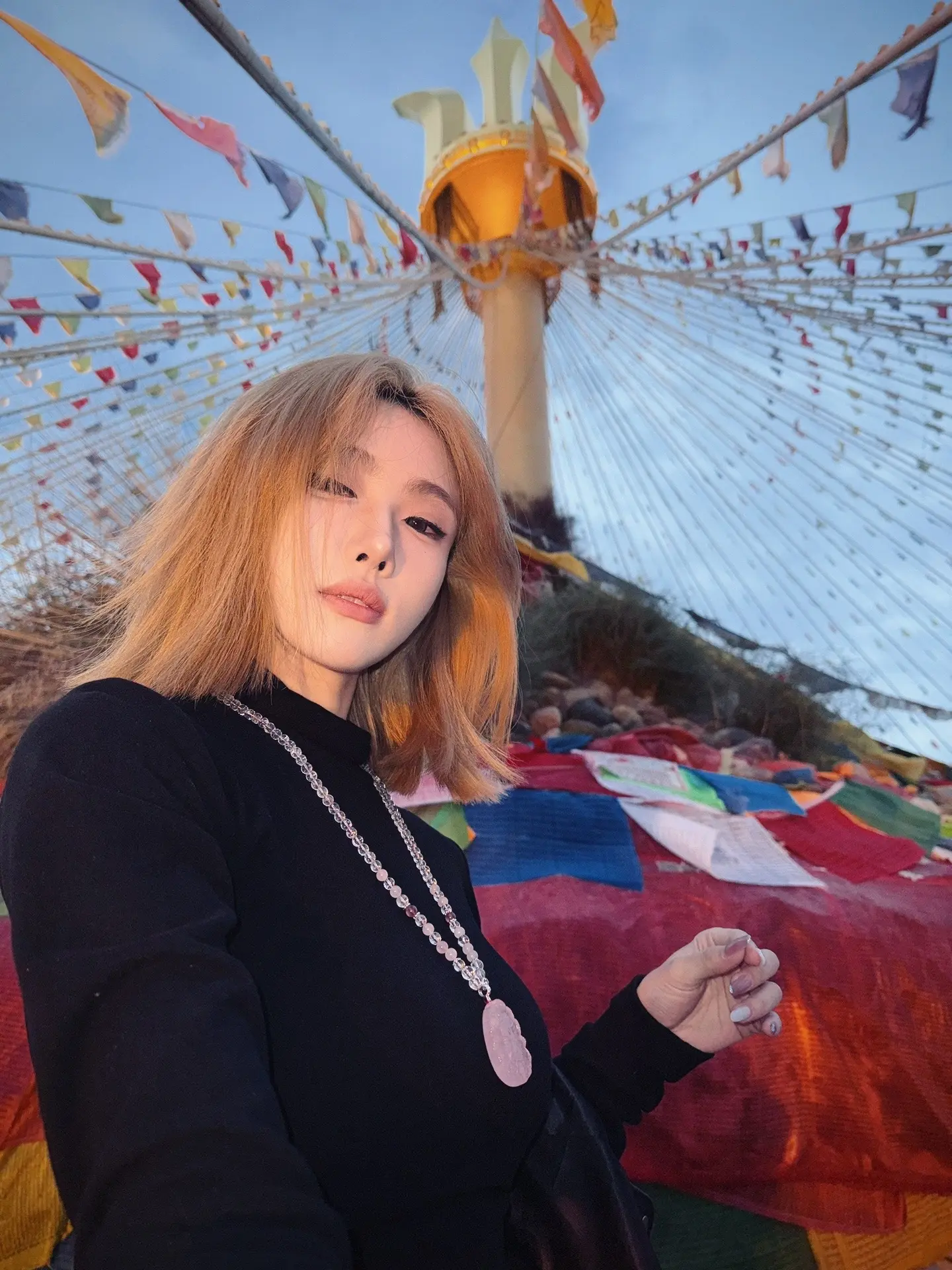 永不痊愈 沉疴旧疾般的爱啊 在失去她的那个春日将我扼杀