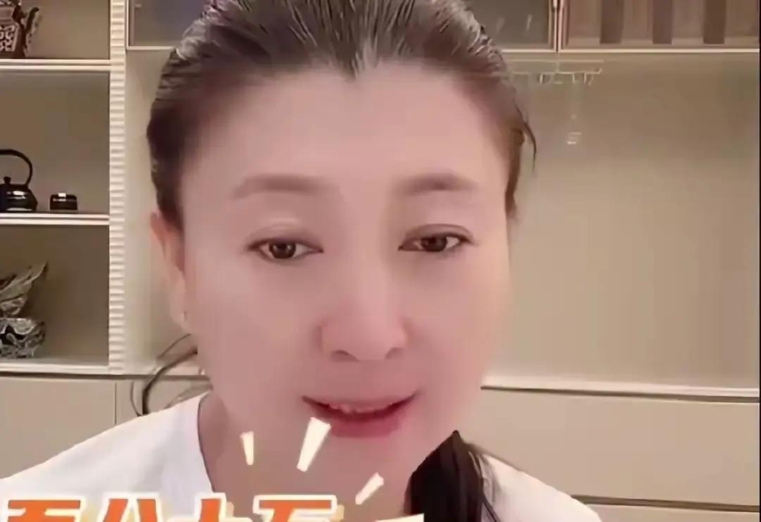 40万算穷？闫学晶一句话炸锅
 
昨天她直播算账：儿子儿媳一年进账40万，家里花