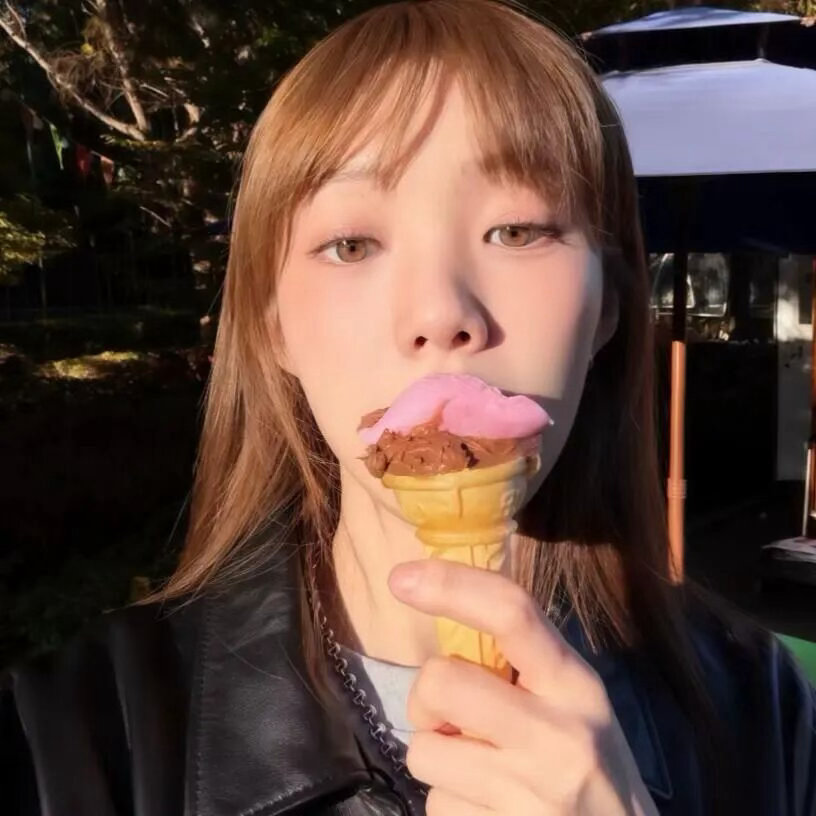 我该如何写我呢 我厌蠢 我慕强 我孤独 我有时过度表达 有时一言不发 我有时像打