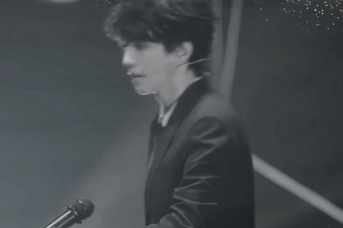 西装领带版本的书迷🤯 