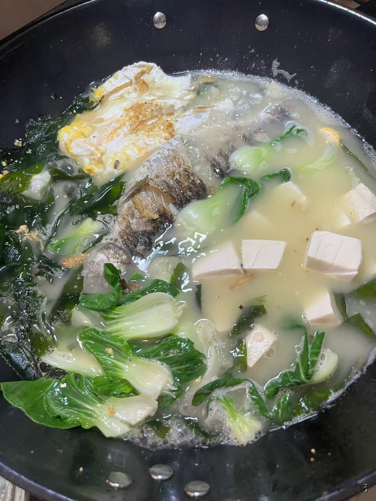 我问儿子，如果选择一个让你选择一个你不太喜欢的人，或者和一个完全陌生的陌生人相处
