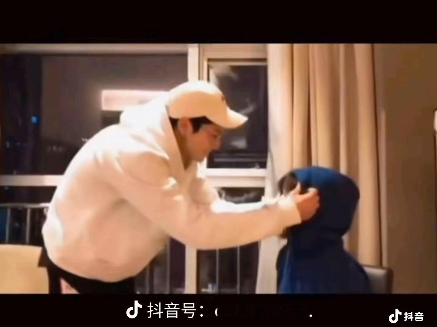 ？沈月我心疼你 