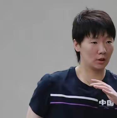 我女儿说：“王曼昱瘦了”。
王曼昱在成都进行封闭训练，重庆冠军赛输给了大藤沙月，