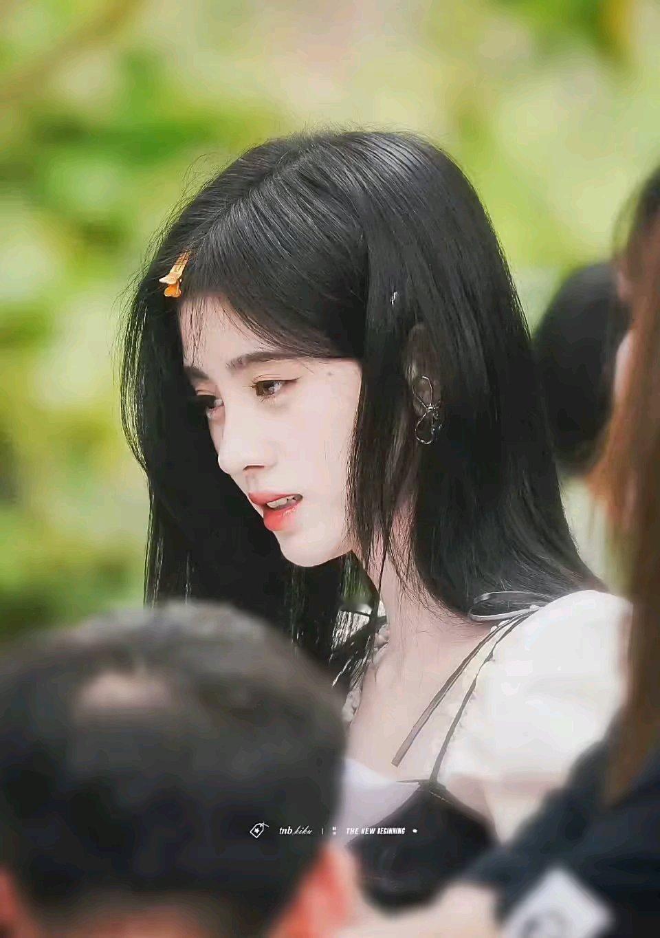 jjy鞠婧祎苏绿夏jjy鞠婧祎万花世界眼泪变成彩带 我从远方来接住我的幸福