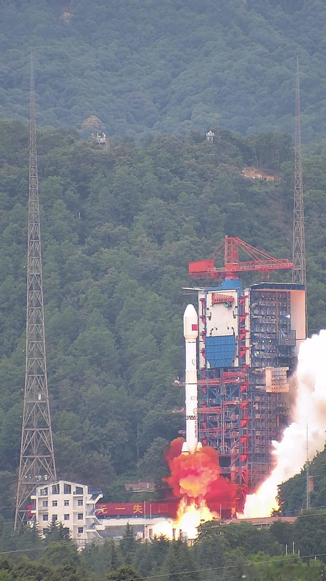 长征三号乙改五再次飞行，第二次完成太阳同步轨道任务，将高分十四号02星送入预定轨