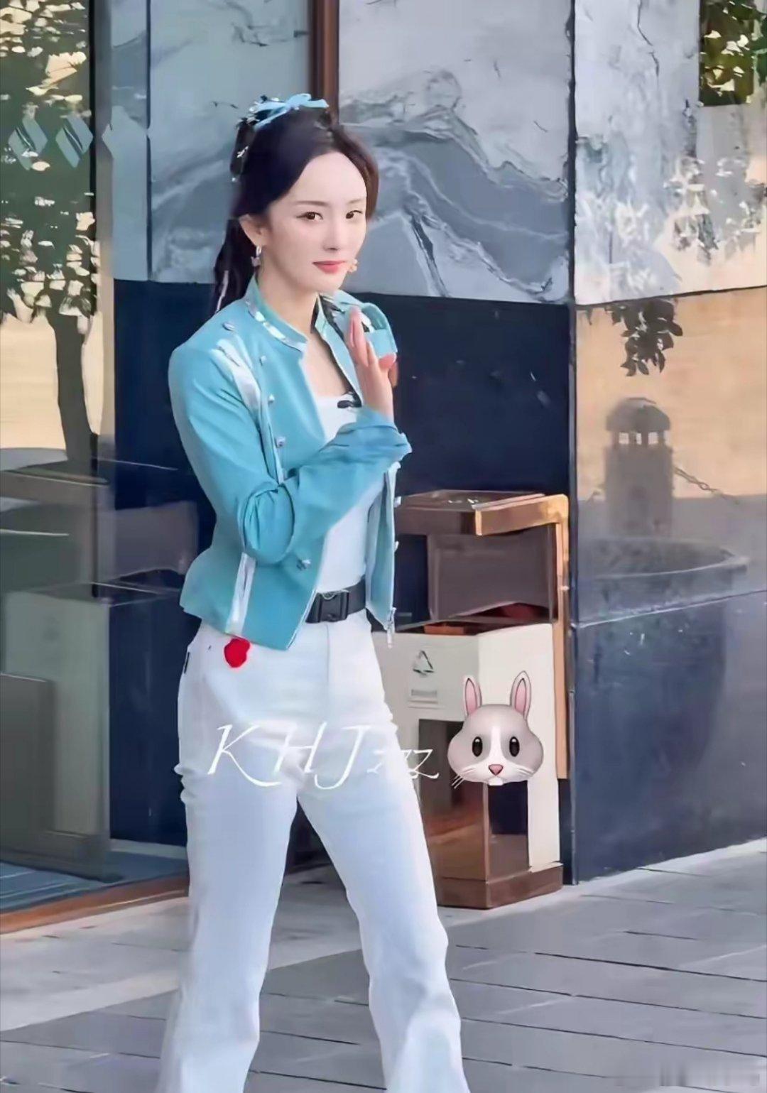 杨幂最新路透身材超好，瘦而不柴，感觉体重不到80斤！ ​​​
