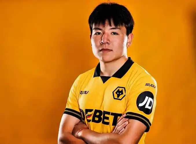 #国足新一期名单U23球员将超三成#  在谈到国足新一期名单时，北青体育撰文表示