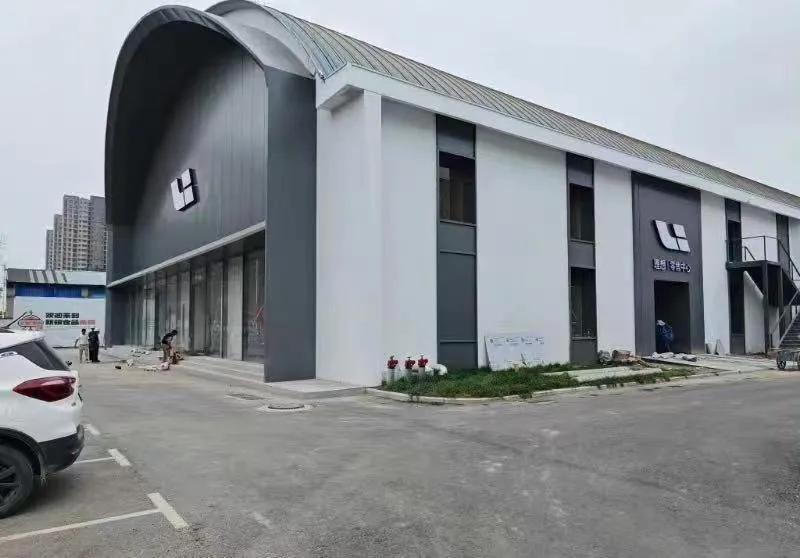 这是什么造型啊？！路过看到的，真的有点毛骨悚然，这是要成套整？[捂脸][捂脸][