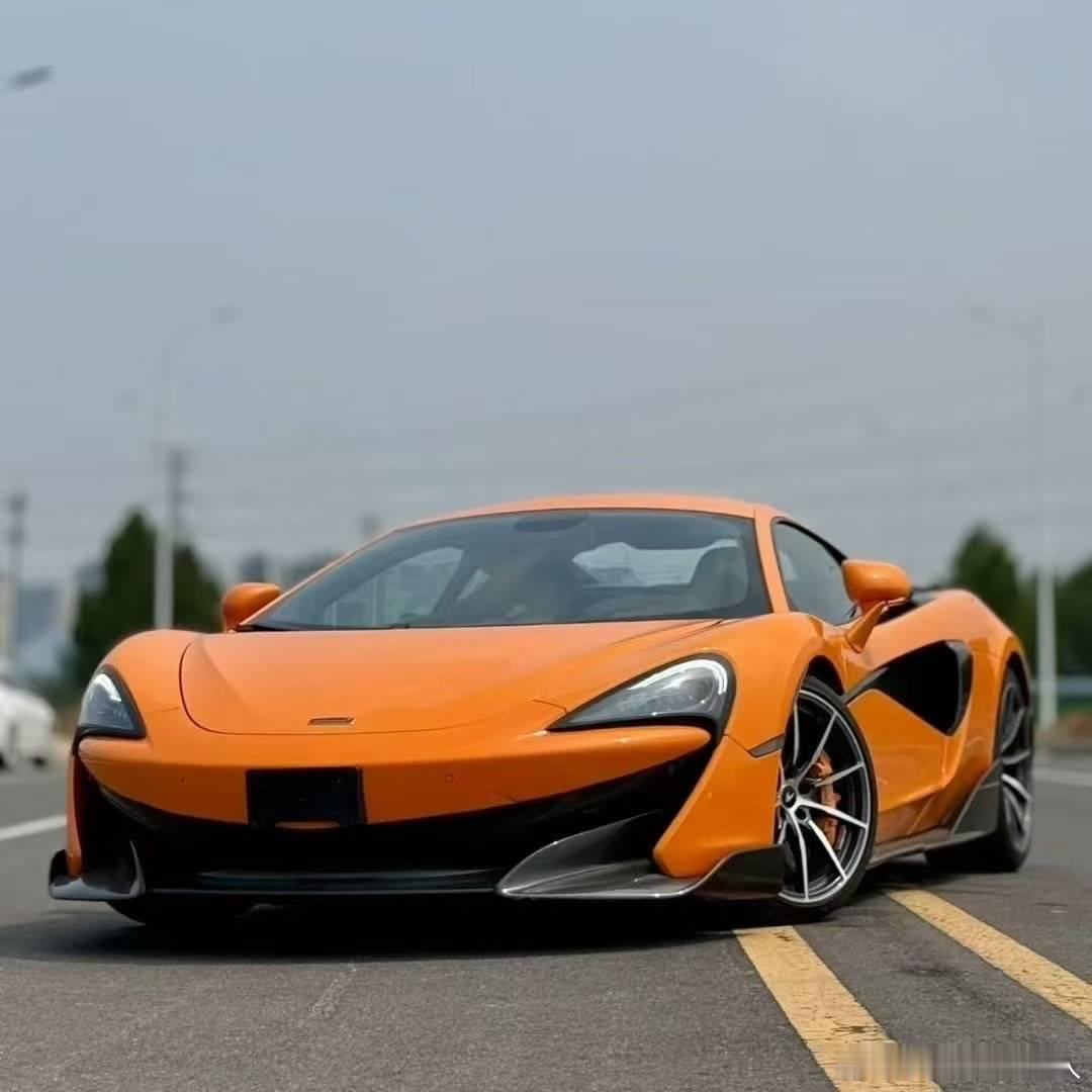 迈凯伦 600LT 求伯乐、19年上牌3万多公里、珍珠橙外观/黑色翻毛皮内饰，带