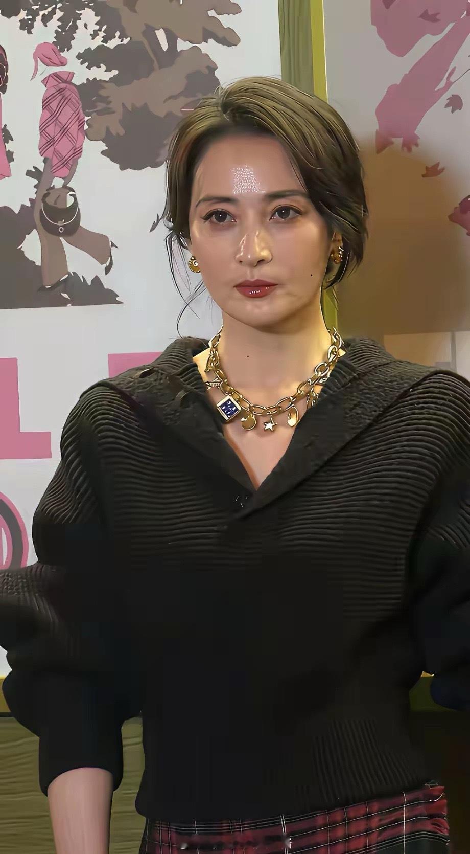 还真是电视上看着一般般，真人巨漂亮 