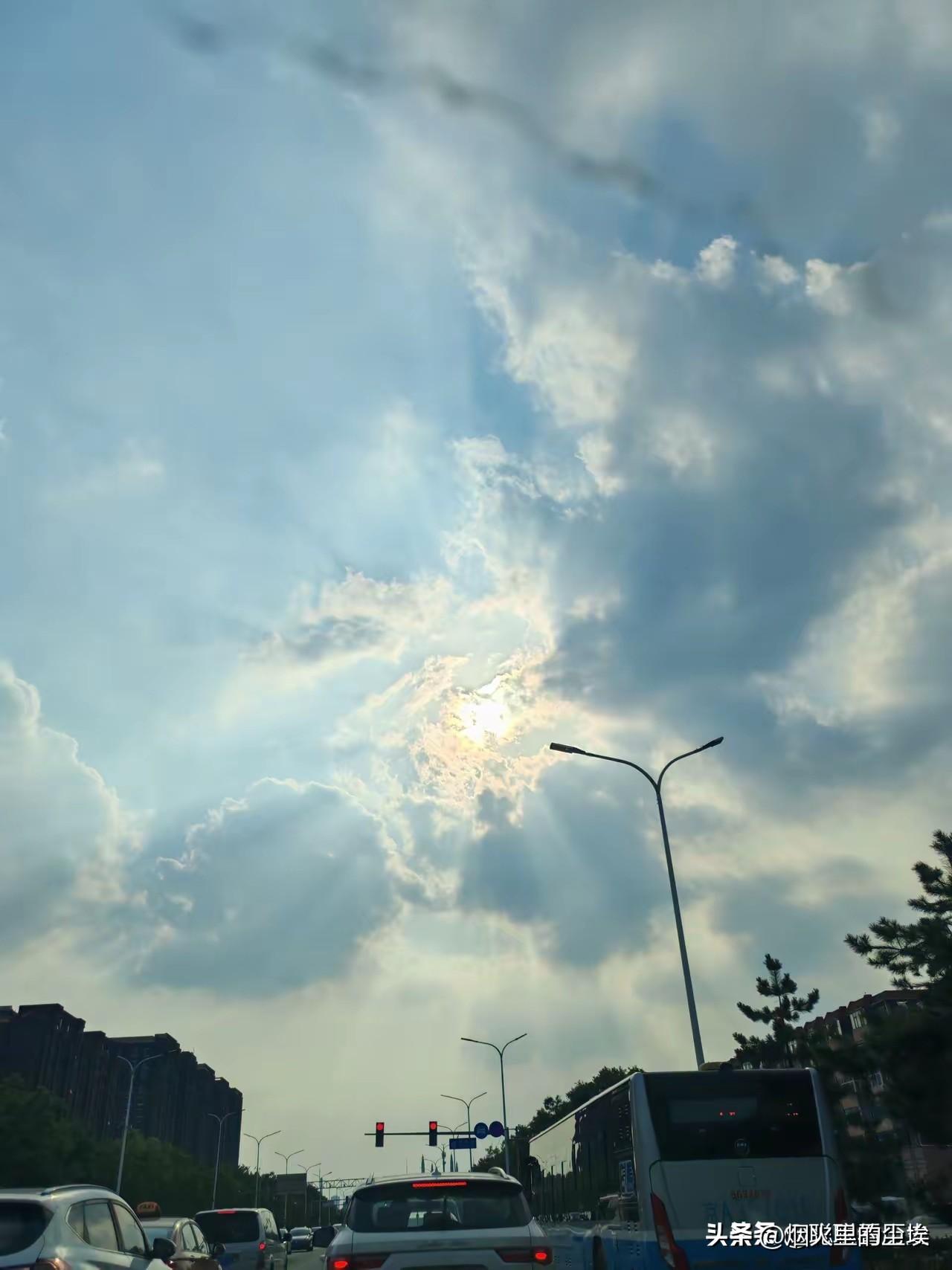 中国女人嫁给外国人的越来越多，都口口声声说为了爱情，可就是不离开中国，而外国人娶