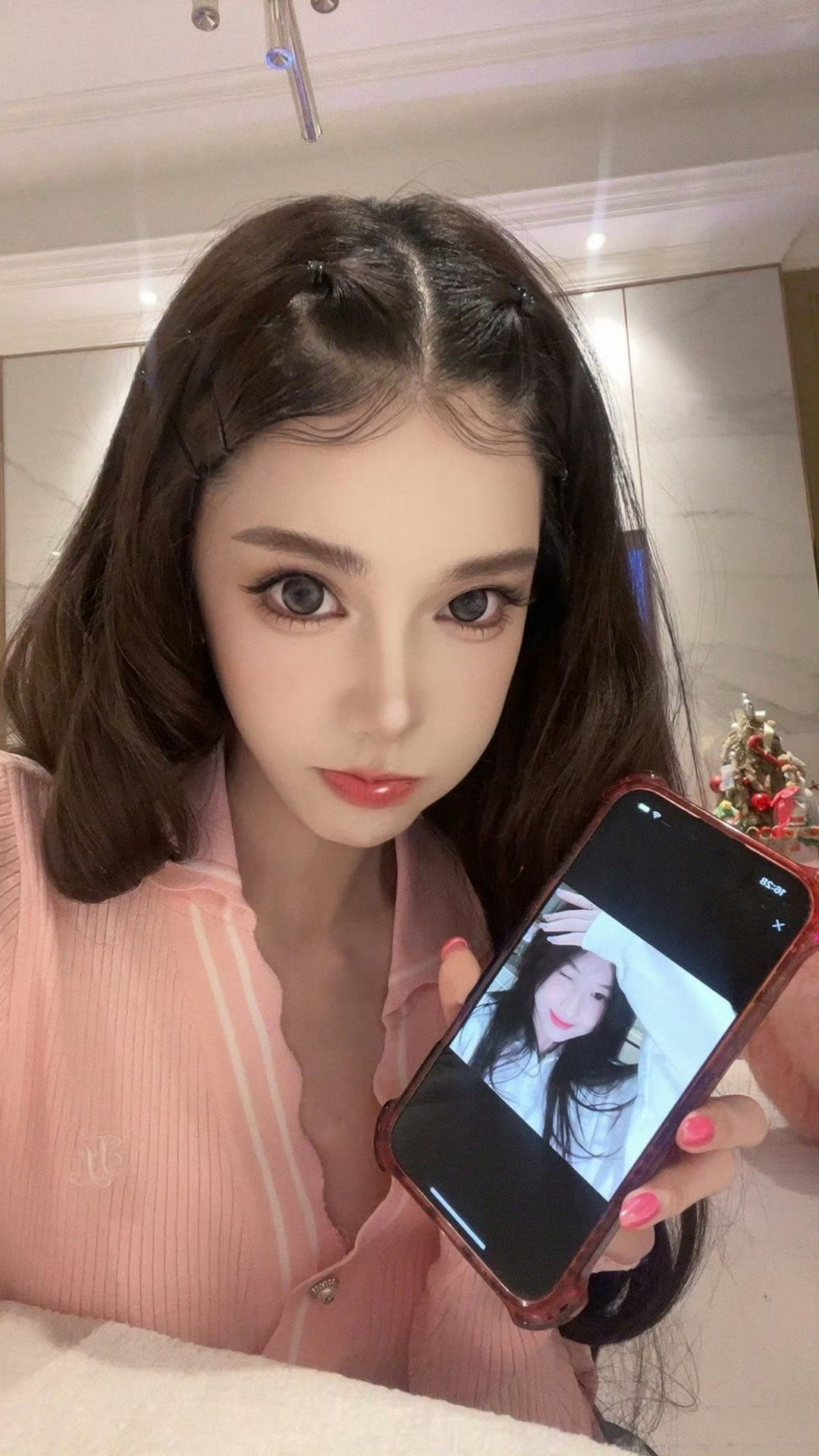 【投稿】迅猛龙特蕾莎 自拍脸小到盛不下五官的感觉也想体验下… ​​​
