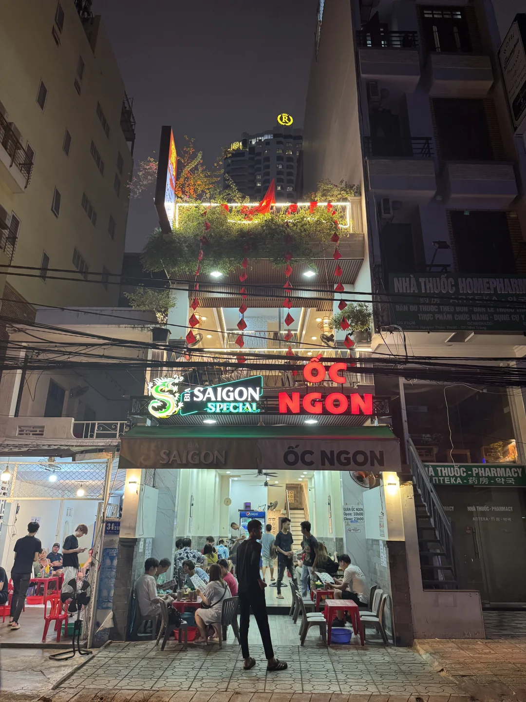 芽庄人均50的海鲜大排档！！（附菜单）