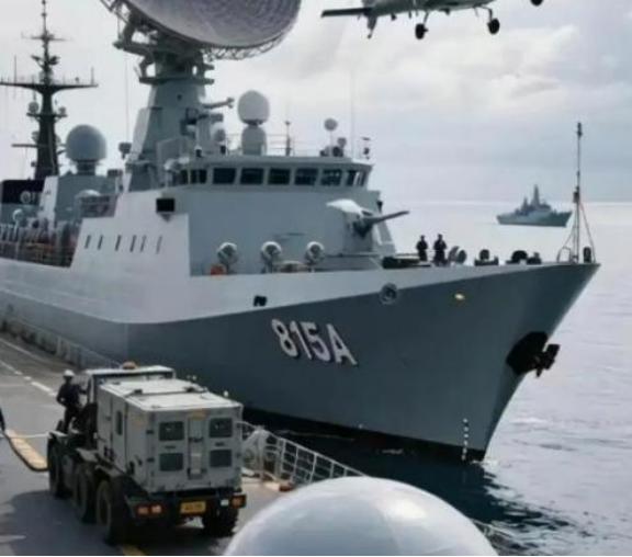 中国815电子侦察船，为何各国不能攻击它，应该说不敢攻击它，这船看上去没啥火力，