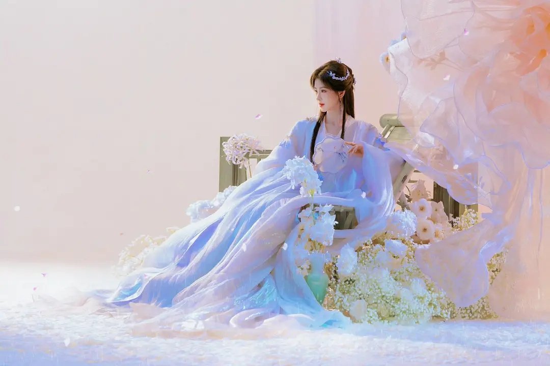 鞠婧祎好用心的剧宣。。。拍的太美了吧