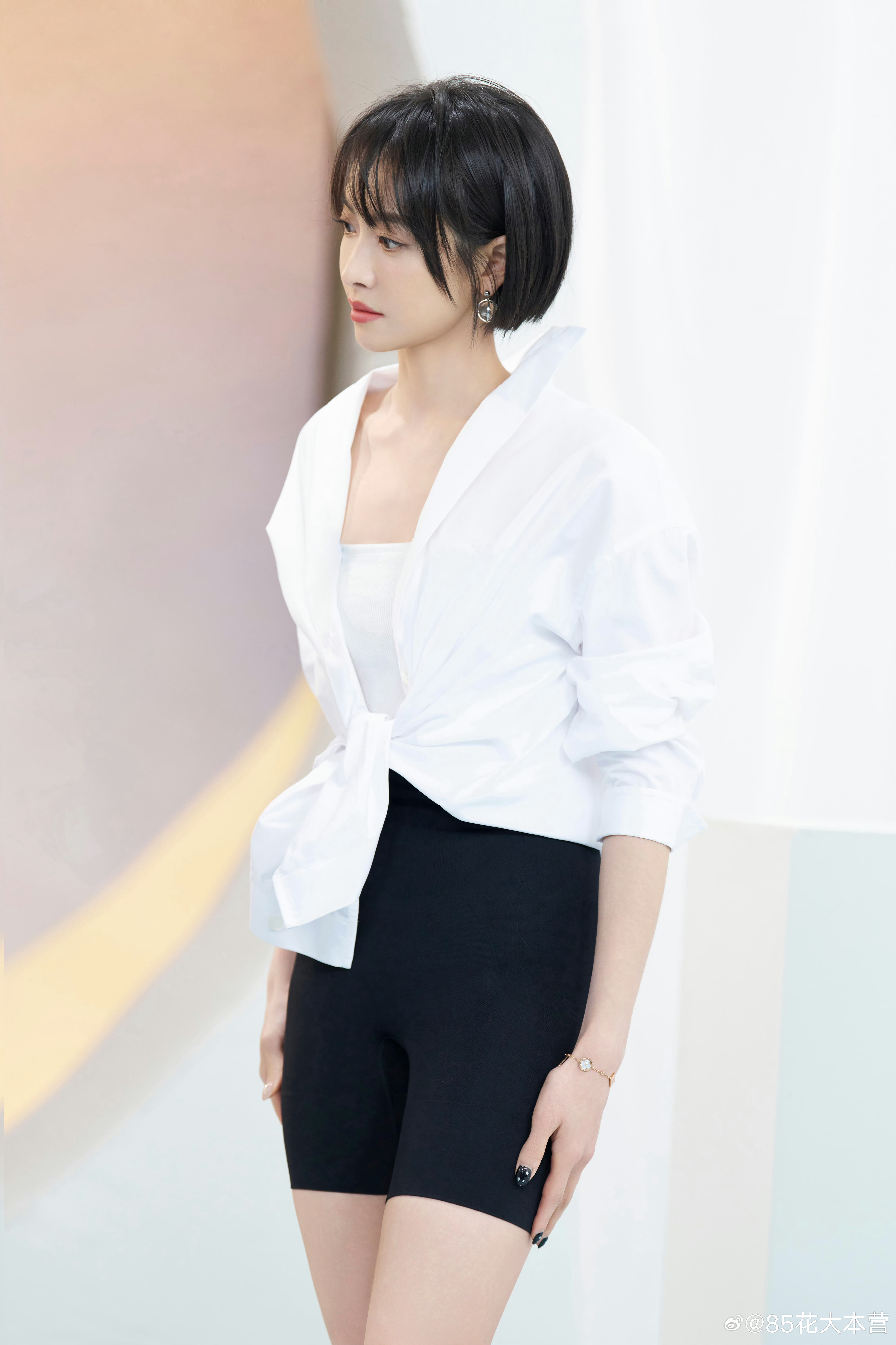 宋茜昨日品牌活动出图纪录～盘靓条顺，端端正正！妇女节快乐，存货快快上～ 