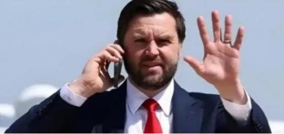 美国的副总统万斯曾经直接掀桌了，他表示：如果中国收复了台湾，那么美国极有可能失去