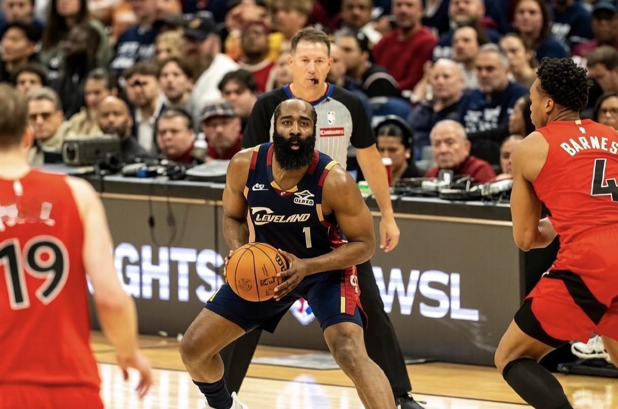 保罗的腿筋，字母的脏脚，火线复出的恩比德，西决的27三分不中，莫雷的背后一枪。