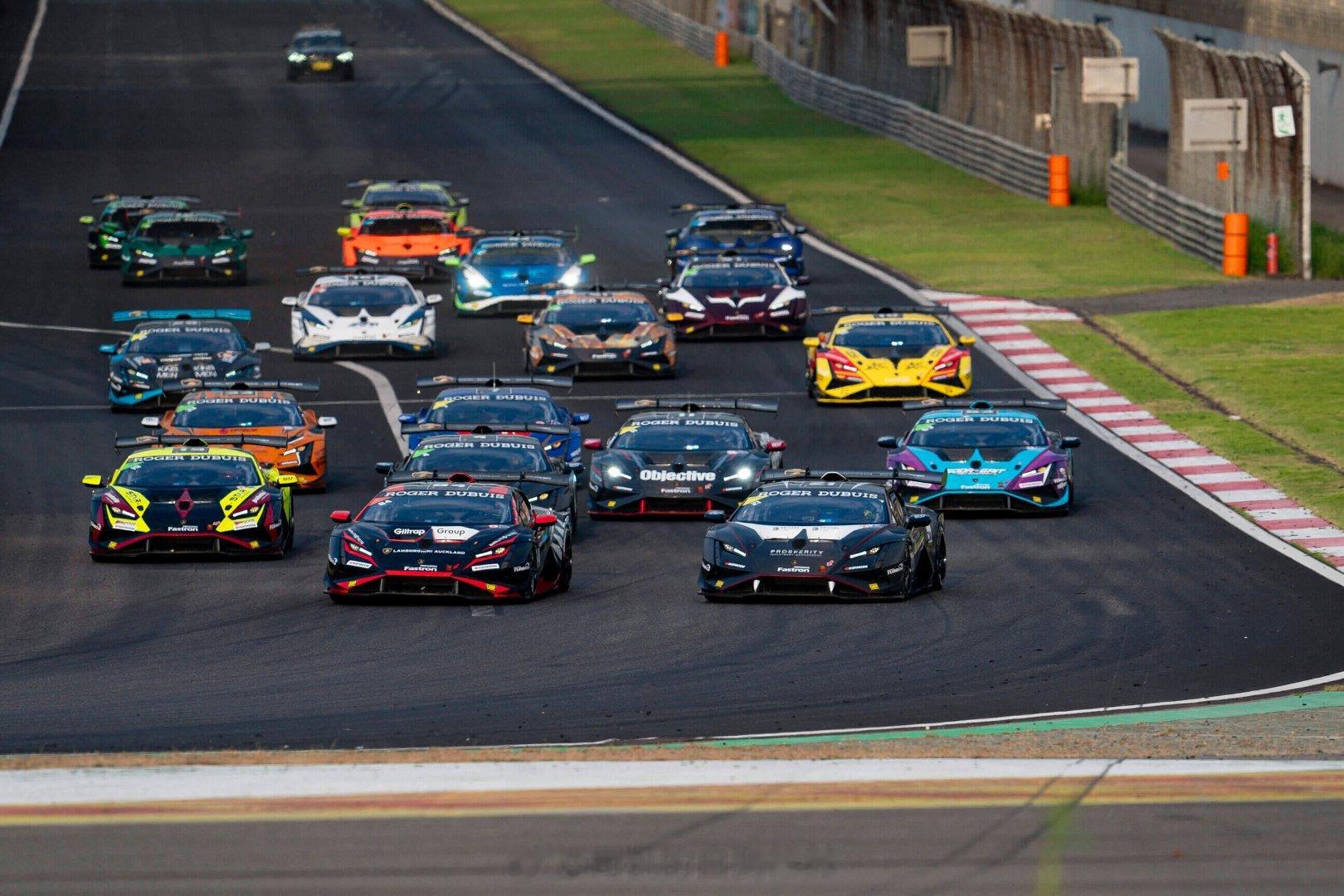 2023年兰博基尼Super Trofeo亚洲挑战赛在上海国际赛车场上赢得两场全