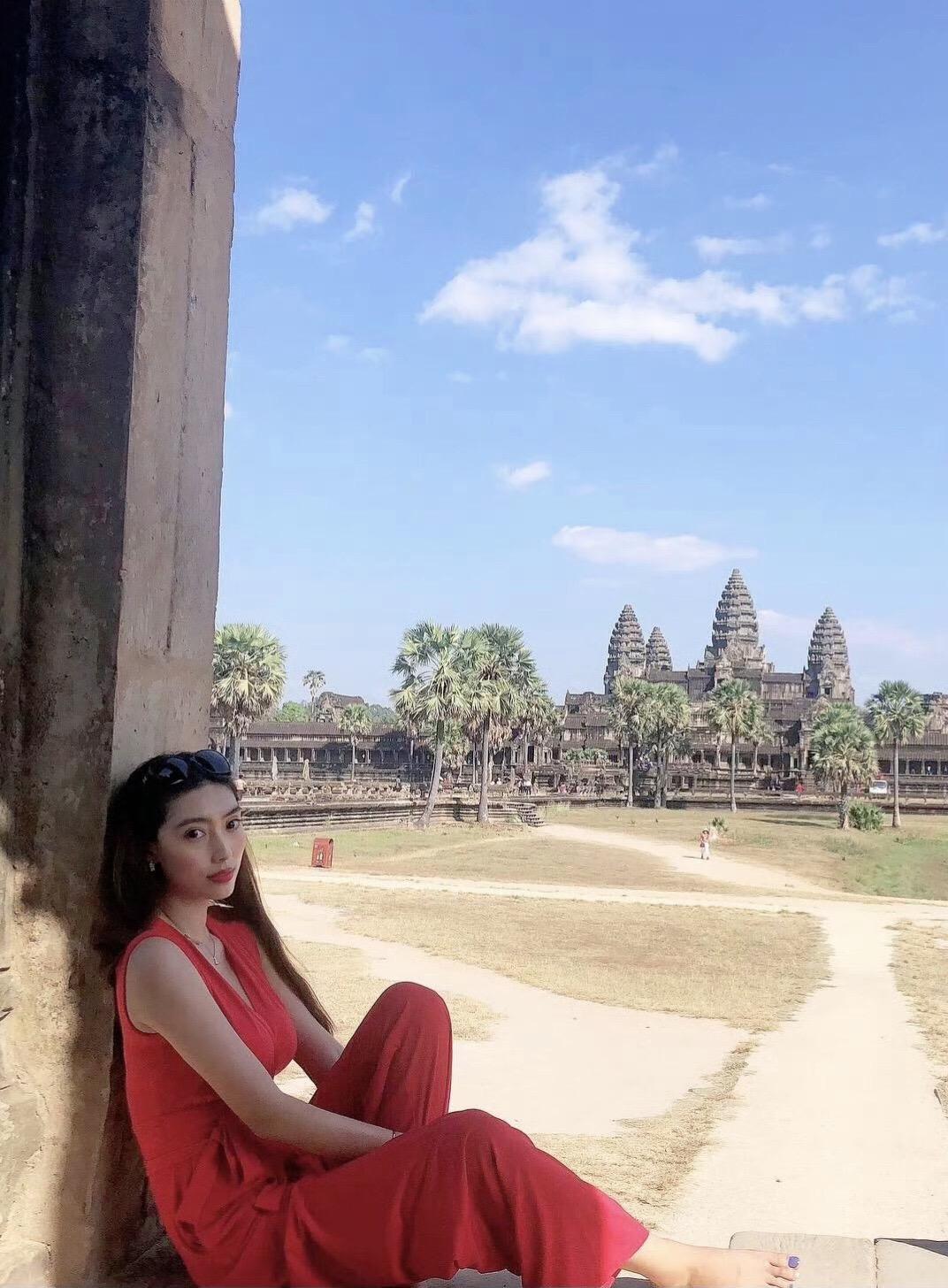 愿你眼中有星辰，心中有山海，从此以梦为马，不负韶华。
上热门 御姐 美女 穿搭