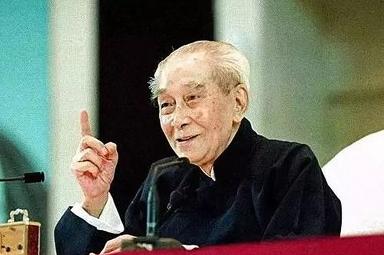 有人问南怀瑾：“为什么中国富豪都爱把子女送出国？”南怀瑾闻言神色一变，严肃说道：