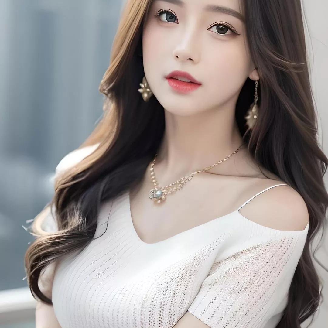 甜美少女风，精致妆容，优雅项链，时尚穿搭。