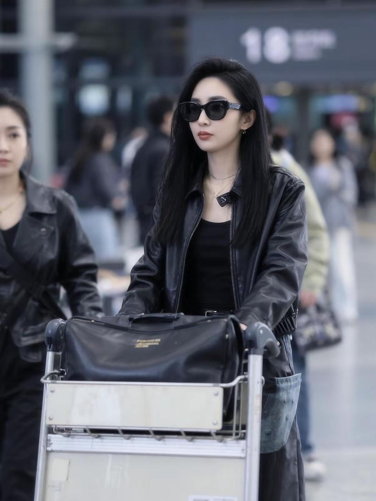 机场偶遇明星 机场穿搭