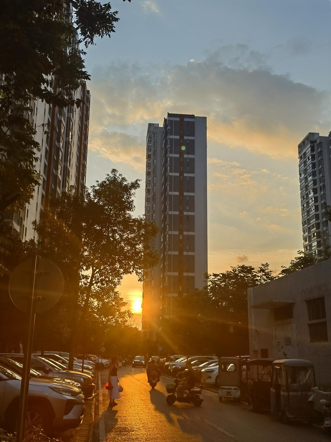 夏日生活打卡季夏日汉川银湖城晚景