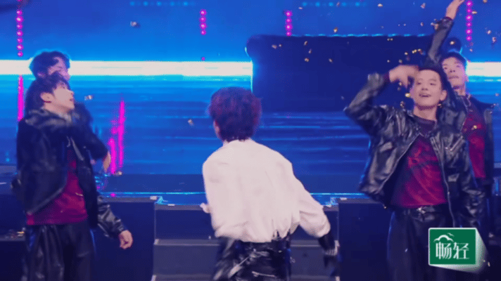 蔡淇满分的舞台0分的结果蔡淇又唱又跳但是0票 蔡淇这场真的拼了，全开麦唱跳、舞台