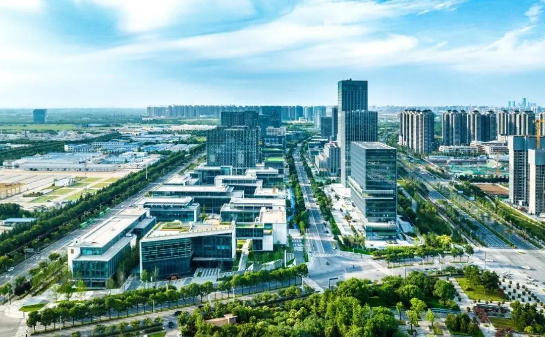 最新发布的《西安都市圈建设“十五五”实施方案》，将新兴与未来产业集群培育放在重要