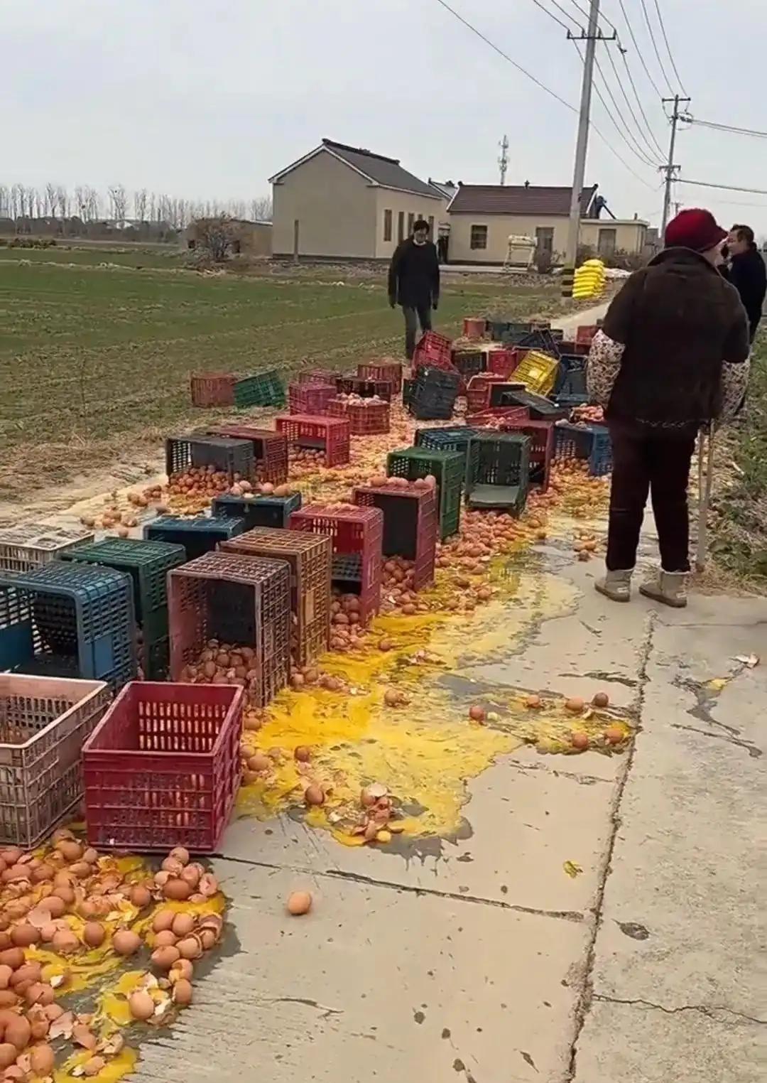 眼前的这一幕，滴损失多少钱啊？